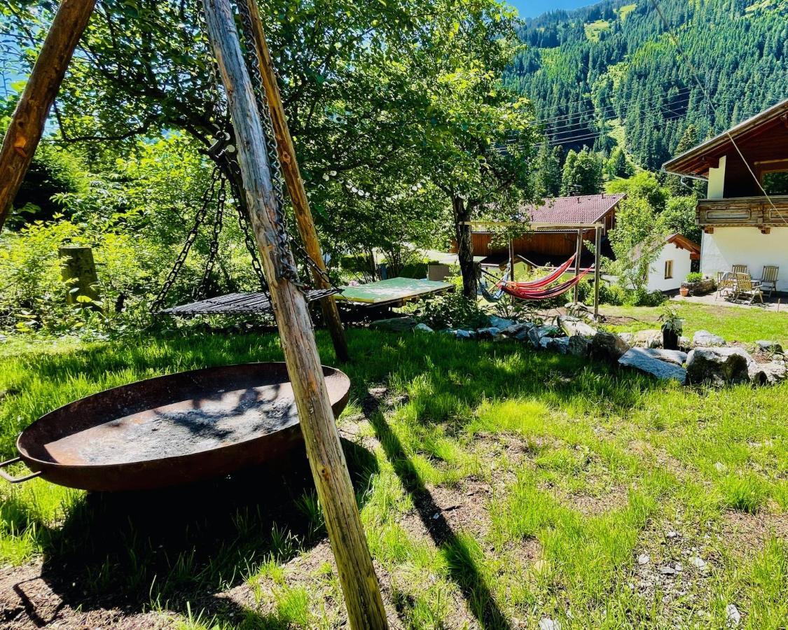 Backyard Mountain Hostel Mayrhofen Exterior photo